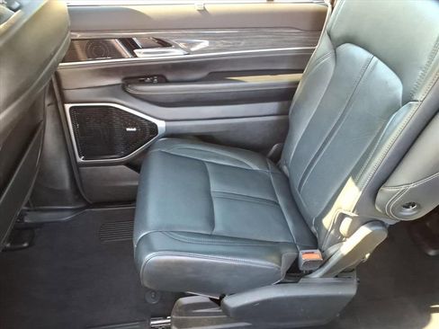 Used 2022 Jeep Wagoneer Series III w/ Premium Group I image 34