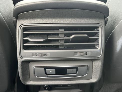 Used 2023 Audi Q7 2.0T Premium Plus w/ Premium Plus Package image 22