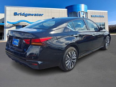 Used 2025 Nissan Altima 2.5 SV image 6