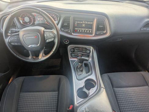 Used 2018 Dodge Challenger SXT image 11