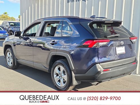 Used 2021 Toyota RAV4 XLE FWD image 5