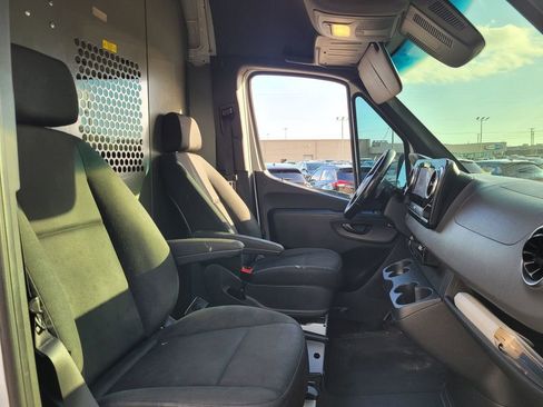 Used 2019 Mercedes-Benz Sprinter 144 Cargo image 32