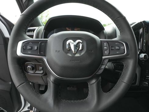 Used 2025 RAM 2500 Big Horn AWD/4WD image 16
