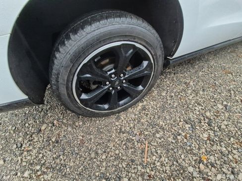 Used 2024 Ford Expedition Limited image 8