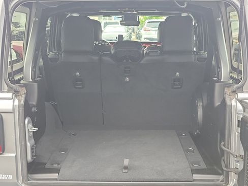 Used 2019 Jeep Wrangler Unlimited Rubicon image 12