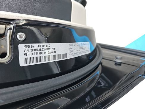 Used 2022 Chrysler Pacifica Touring-L FWD image 31