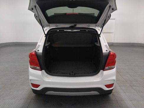 Used 2020 Chevrolet Trax LT FWD image 29