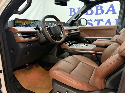 New 2026 Lincoln Navigator Reserve AWD/4WD image 11