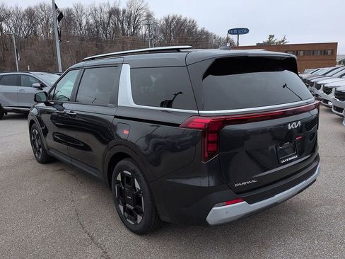 New 2026 Kia Carnival EX image 5