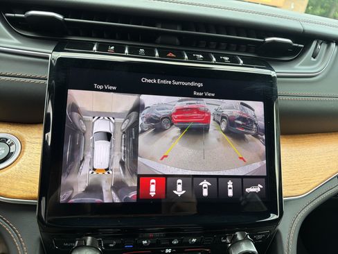 Used 2021 Jeep Grand Cherokee L Summit AWD/4WD image 23