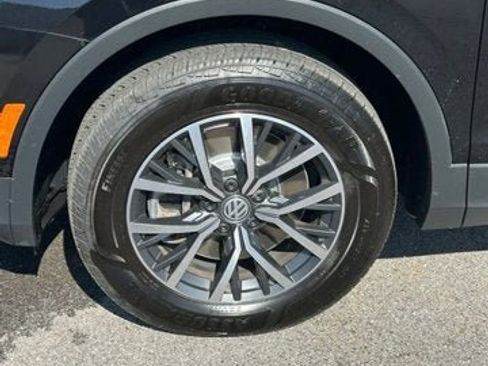Used 2021 Volkswagen Tiguan S image 5