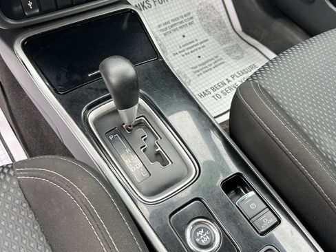 Used 2020 Mitsubishi Outlander AWD image 15