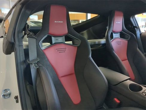 New 2024 Nissan Z NISMO w/ Floor Mat Package image 14