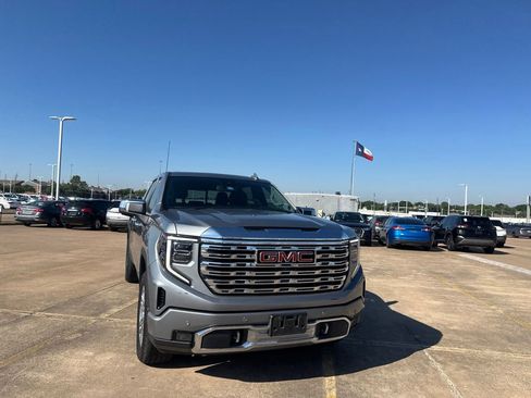 Used 2023 GMC Sierra 1500 Denali AWD/4WD image 3