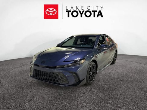 New 2026 Toyota Camry SE image 1