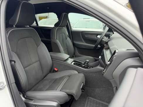 Used 2023 Volvo C40 P8 Recharge Plus w/ Protection Package Premier AWD/4WD image 29