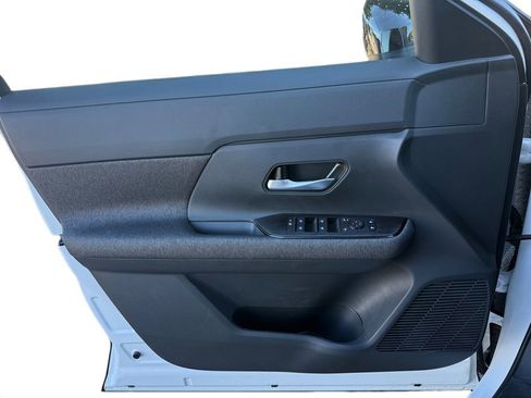 New 2026 Nissan Kicks SV w/ Cold Weather Package image 17