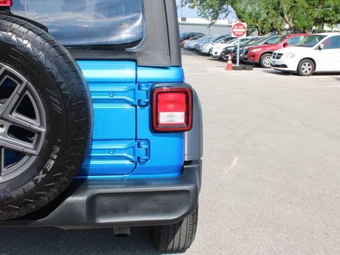 Used 2025 Jeep Wrangler Unlimited Sport AWD/4WD image 40