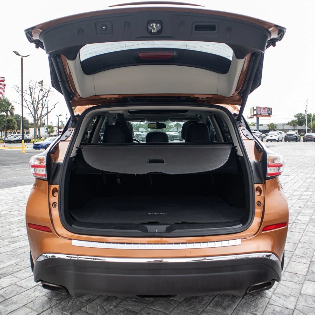 Used 2017 Nissan Murano Platinum w/ Platinum Technology Package FWD image 9