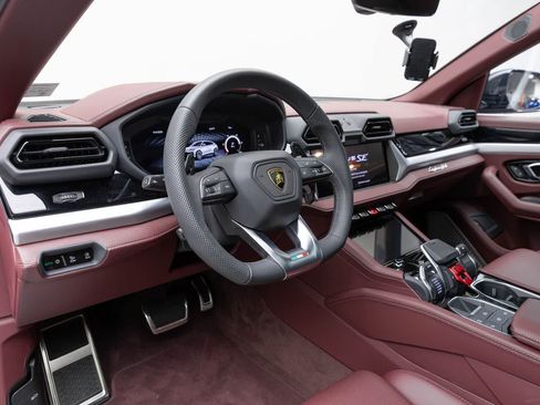Used 2026 Lamborghini Urus SE AWD/4WD image 2