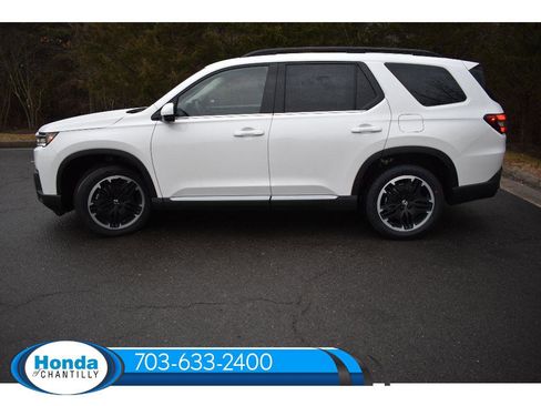 New 2026 Honda Pilot Touring image 4