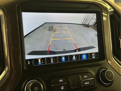 Certified 2022 Chevrolet Silverado 2500 High Country w/ Z71 Off-Road Package image 38