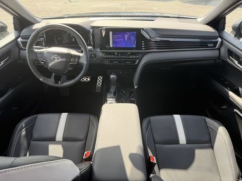 Used 2025 Toyota Camry SE FWD image 17