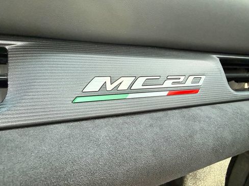 Used 2022 Maserati MC20 Coupe RWD image 12