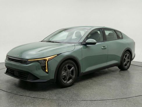 Used 2025 Kia K4 FWD image 3