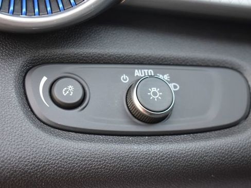 New 2026 Chevrolet Trax LT w/ LT Convenience Package FWD image 22