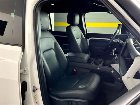 Used 2023 Land Rover Defender 110 S image 8