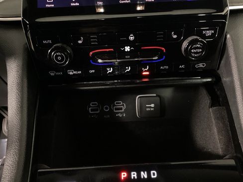 Used 2022 Jeep Grand Cherokee L Limited w/ Trailer Tow Group (B) image 30