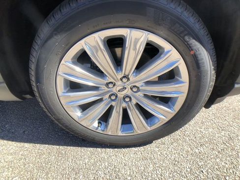 Used 2021 Ford Explorer Limited w/ Equipment Group 301A image 10