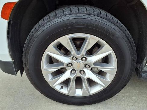 Used 2023 Chevrolet Suburban Premier AWD/4WD image 21