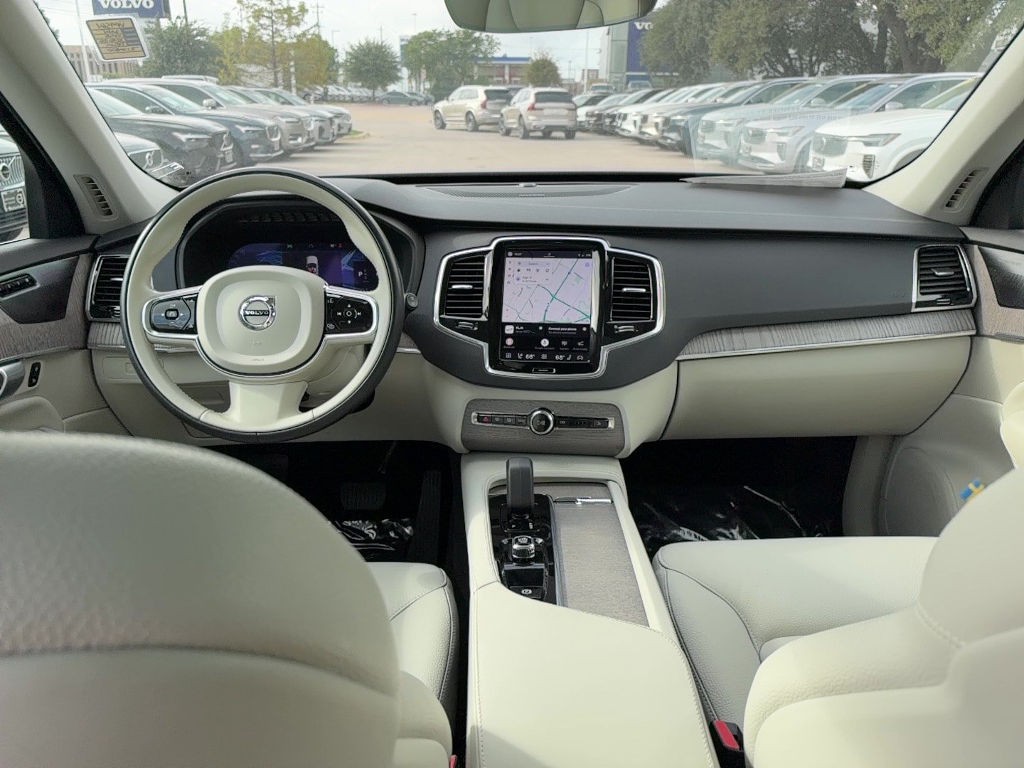 Certified 2024 Volvo XC90 B6 Plus w/ Protection Package Premier AWD/4WD image 18
