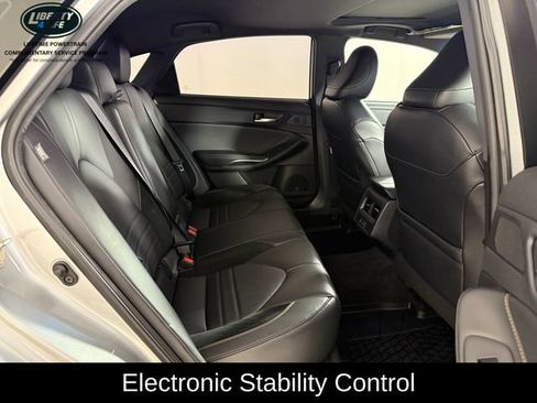 Used 2021 Toyota Avalon XSE FWD image 19