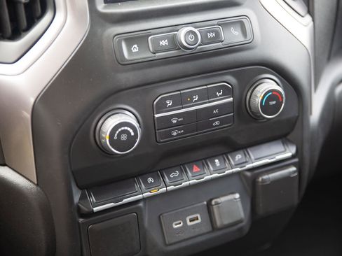 Used 2021 Chevrolet Silverado 1500 Custom AWD/4WD image 14