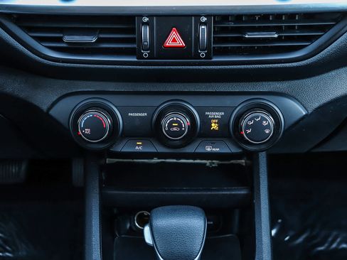 Used 2022 Kia Forte LXS image 14