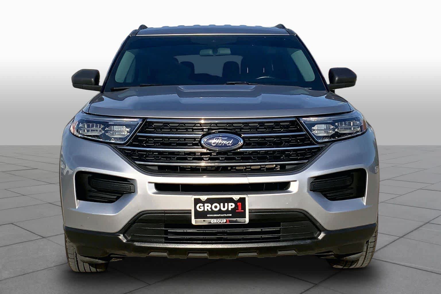 Used 2021 Ford Explorer XLT AWD/4WD image 3