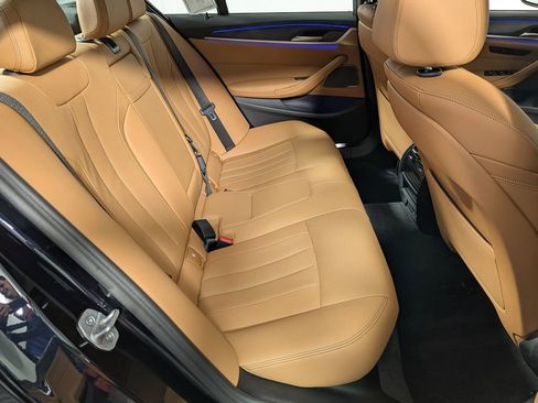 Certified 2022 BMW 530i xDrive w/ M Sport Package image 40