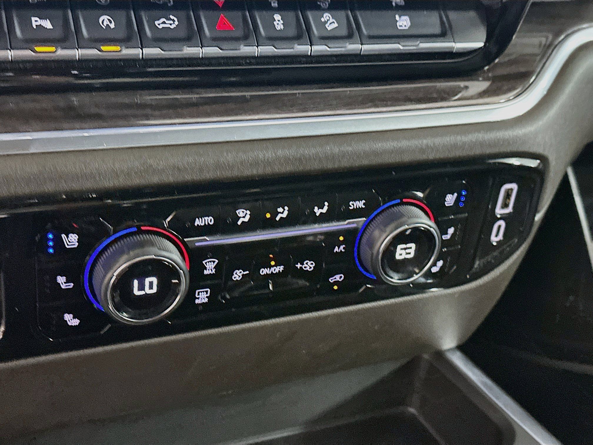 Used 2025 Chevrolet Silverado 1500 LTZ AWD/4WD image 24