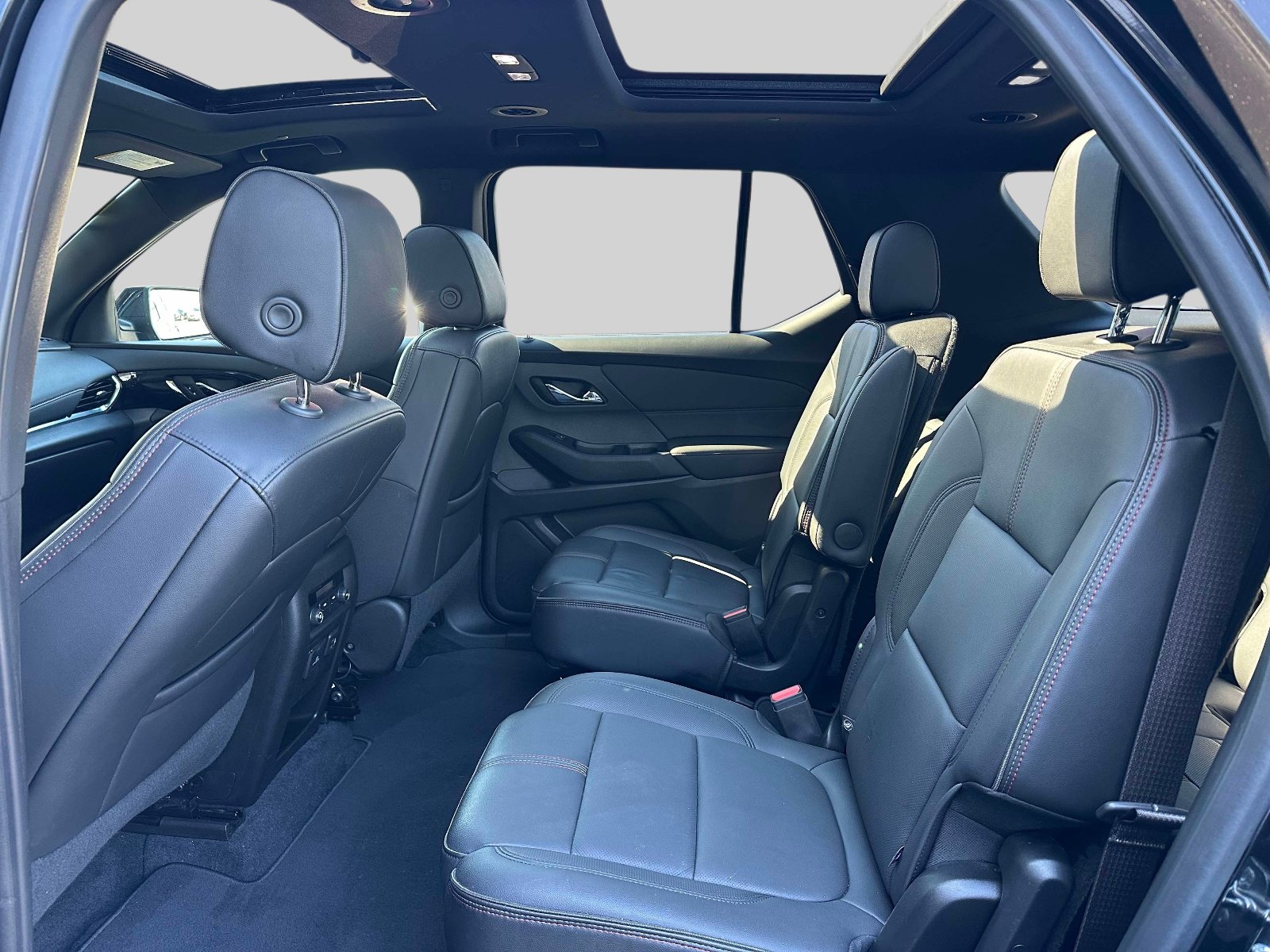Used 2023 Chevrolet Traverse RS AWD/4WD image 11