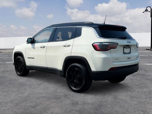 Used 2018 Jeep Compass Latitude w/ Popular Equipment Group AWD/4WD image 3