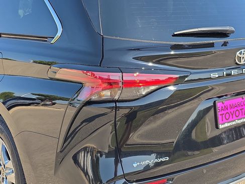 New 2026 Toyota Sienna Limited AWD/4WD image 29