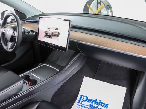 Used 2024 Tesla Model Y Long Range image 24