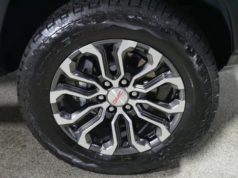 Used 2025 GMC Canyon Denali AWD/4WD image 15