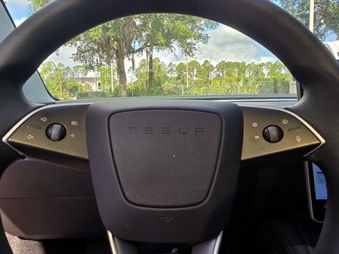 Used 2024 Tesla Model Y Long Range AWD/4WD image 50