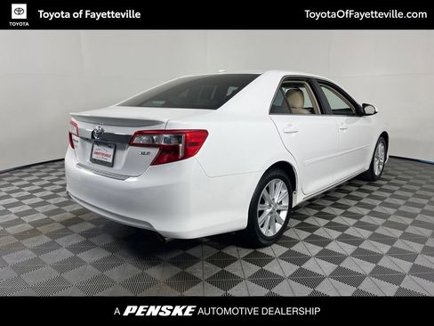 Used 2012 Toyota Camry XLE w/ Leather Pkg FWD image 5
