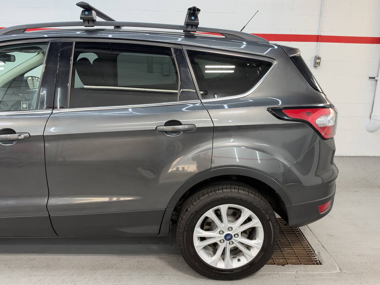 Used 2018 Ford Escape SEL AWD/4WD image 6