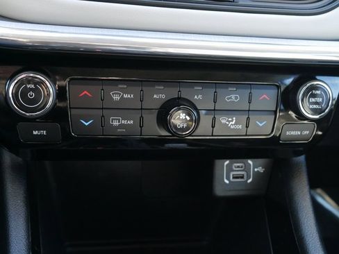 Used 2022 Jeep Compass Limited w/ Sun and Sound Group image 20